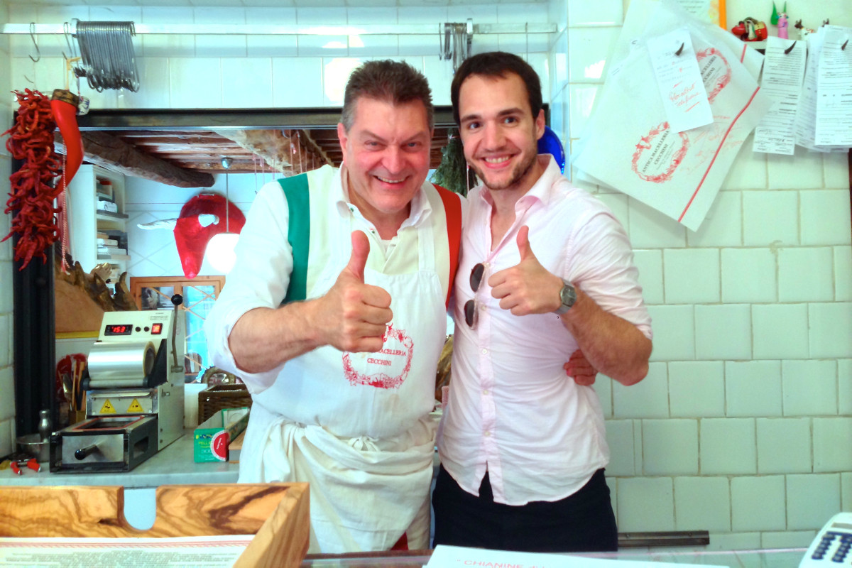 dario cecchini thumbs up