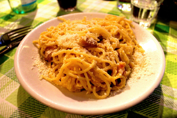 pasta alla carbonara authentic living rome italy