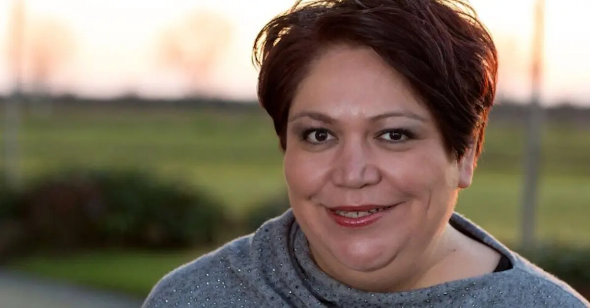 Urban landscapes, coastal views, and vibrant neighborhoods capturing authentic living in Vancouver, Canada, perfect for travelers seeking genuine local experiences.