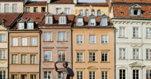 Charming neighborhoods, local cafes, and historical landmarks showcasing how to live like a local in Warsaw, Poland, for travelers seeking an authentic Polish experience.