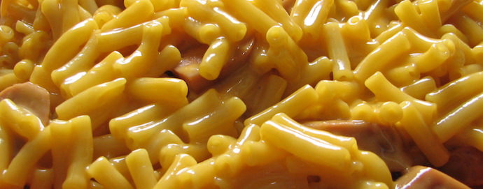 How to Meet Locals When Traveling - Mac and Cheese - Authentic Traveling