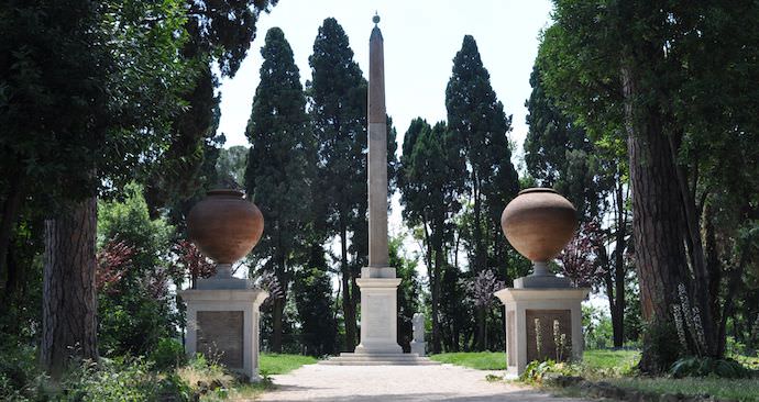 How to Save Money and Avoid Crowds in Rome - Villa Celimontana - Authentic Traveling