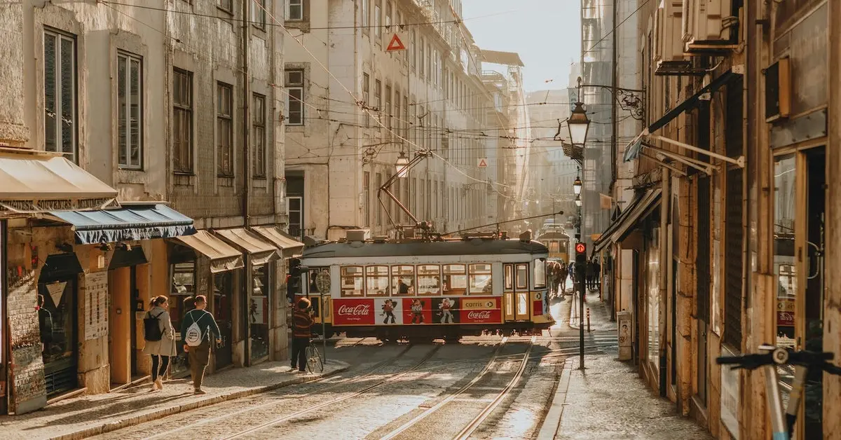 Discover how wandering can make your travel experiences more exciting with these 4 simple steps to explore freely, embrace spontaneity, and enjoy unforgettable adventures.